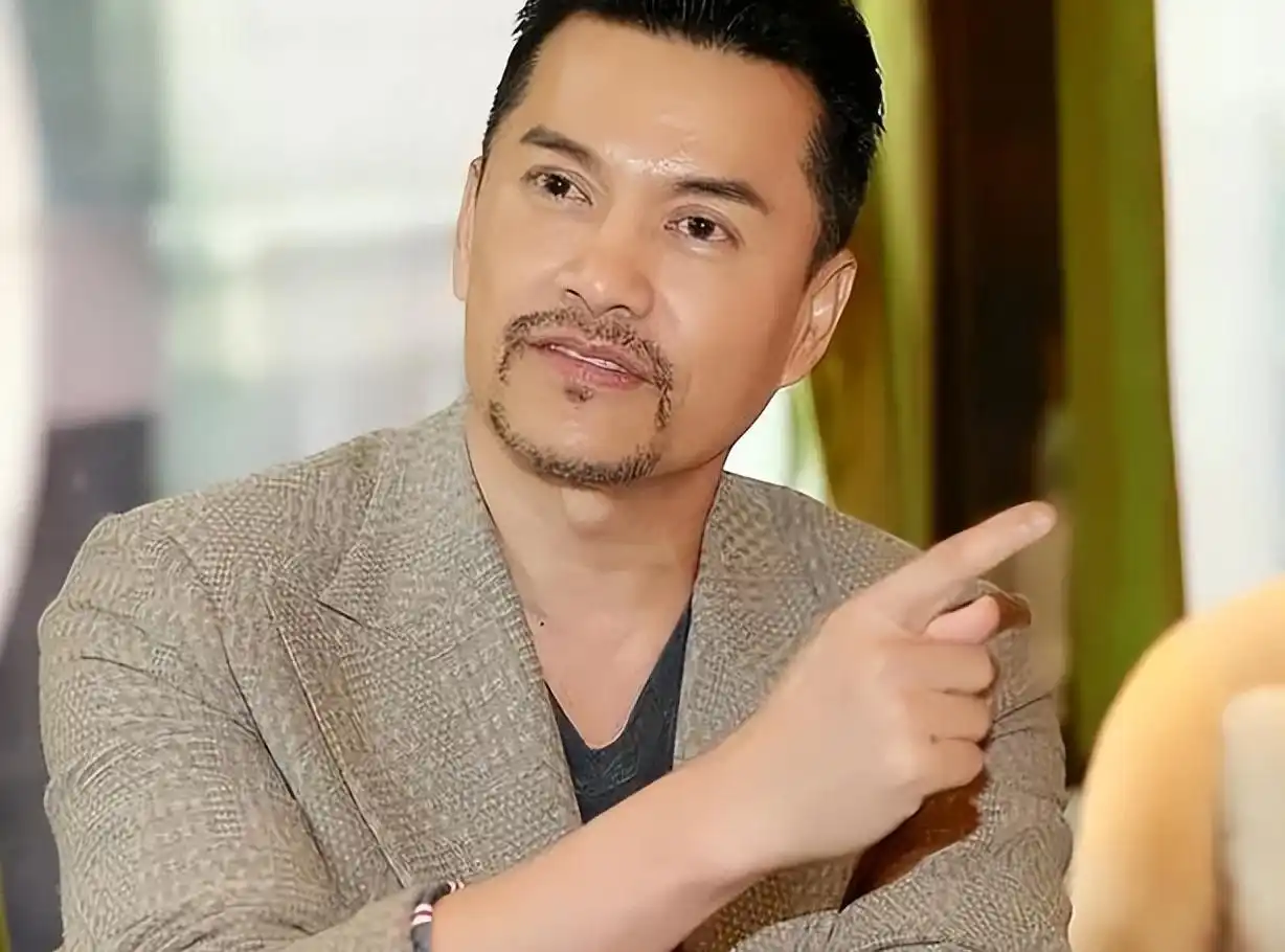 吕良伟爱情经历_吕良伟三个老婆图片_吕良伟婚姻经历