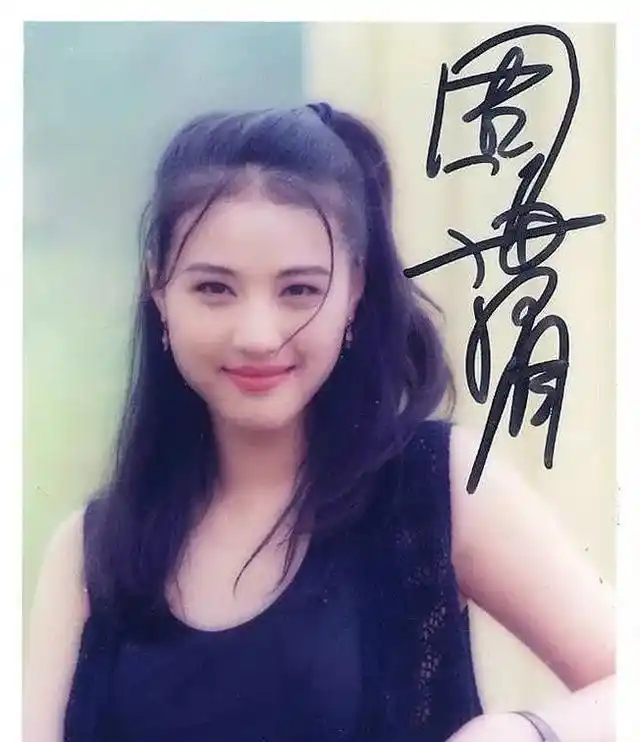 吕良伟婚姻故事_吕良伟三个老婆图片_吕良伟感情经历