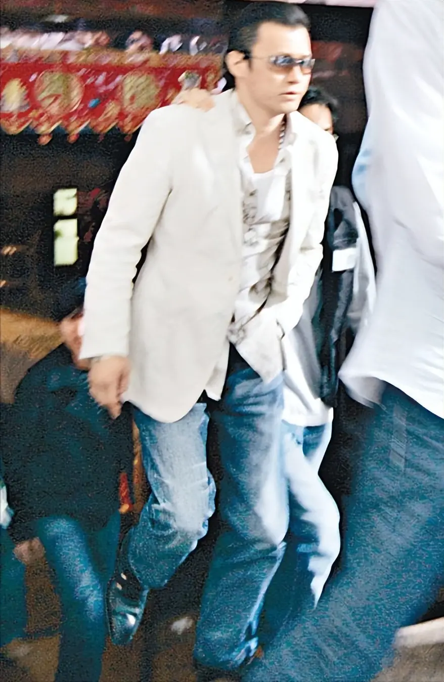 向华强参加李泰龙葬礼_李泰龙 黑帮 命运结局_李泰龙 香格里拉酒店 袭击事件