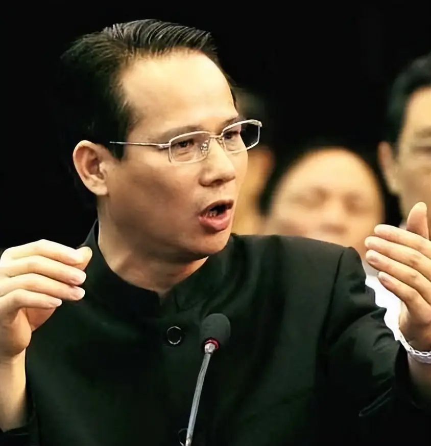 向华强参加李泰龙葬礼_李泰龙 黑帮 命运结局_李泰龙 香格里拉酒店 袭击事件