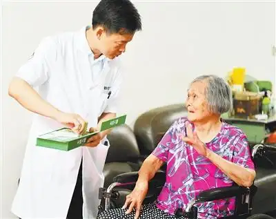 健全国家公共服务制度_实施就业优先战略_民生福祉达到新水平