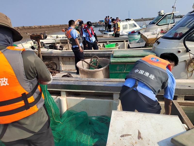 详细阅读:联合执法聚合力 守海护渔显担当 联合执法聚合力 守海护渔显担当