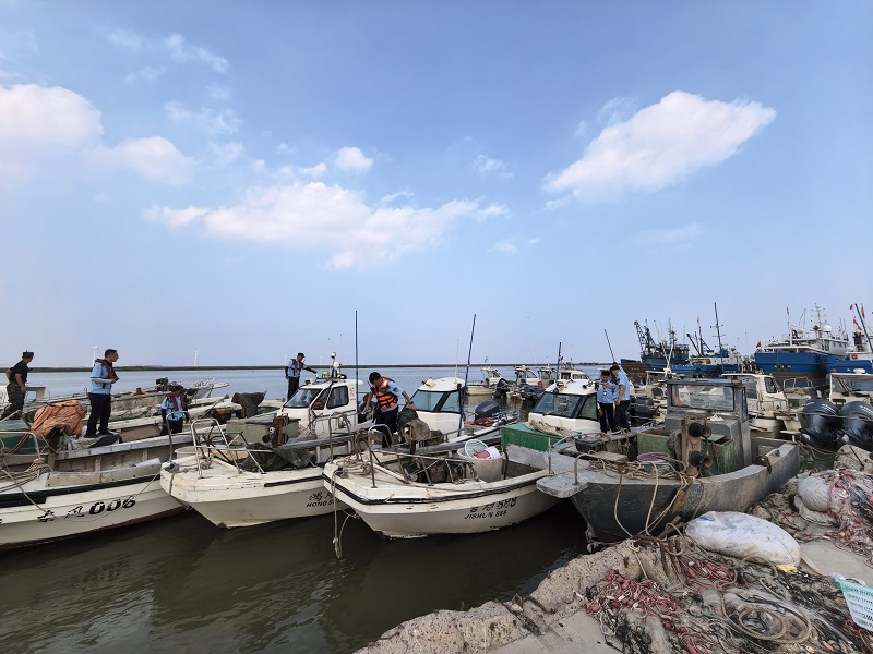 天津海钓网最新新闻_维护海洋伏季休渔制度_打击大马力快艇非法捕捞