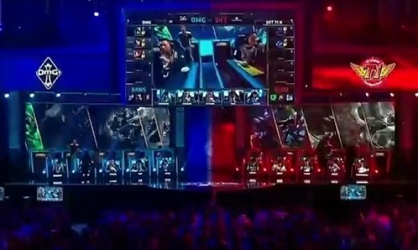 LOL十大经典战役回顾 展现中国的力量