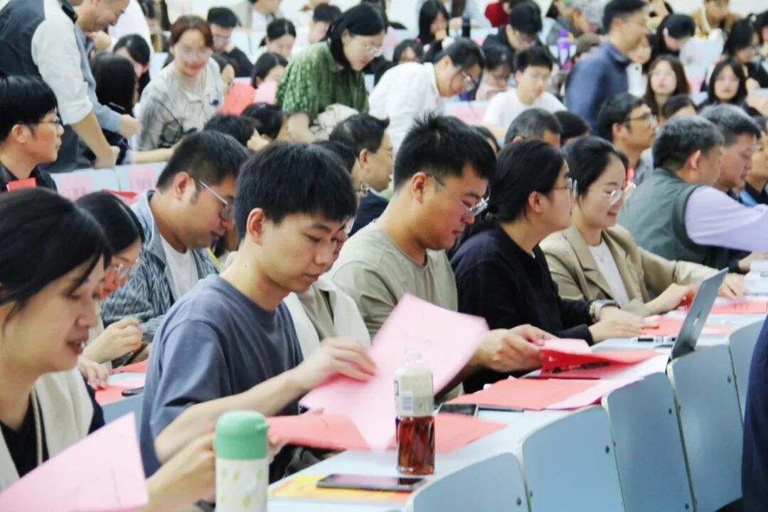 浙江传媒学院党委换届选举_媒体工程学院党员大会_党员大会新闻稿