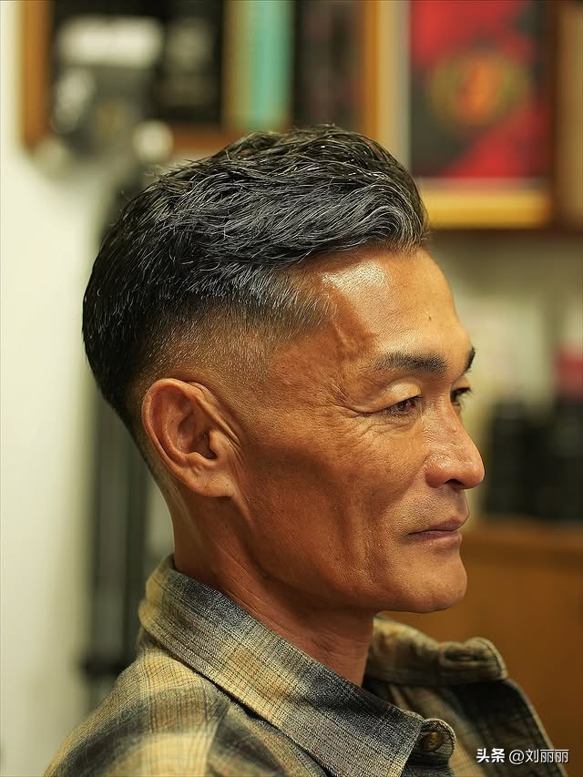 男生发型名字大全_男士渐变短发造型_男士多场景适配发型