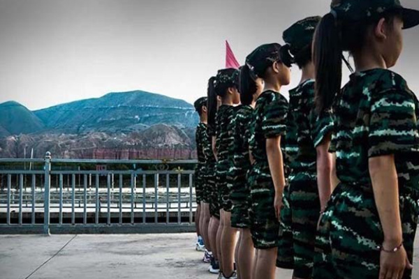 贵阳暑假夏令营军事_贵阳军旅夏令营机构推荐_贵阳千秋业军旅夏令营特色