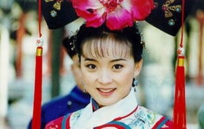 “晴格格”王艳:嫁大11岁二婚富豪，被婆婆和继子宠成公主