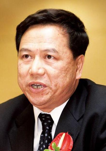 43岁阔太王艳的富豪老公和“两个儿子”，两子相差24岁