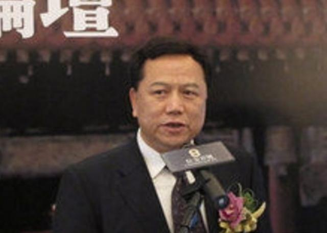 43岁阔太王艳的富豪老公和“两个儿子”，两子相差24岁