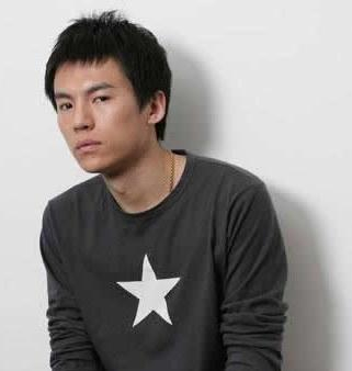 43岁阔太王艳的富豪老公和“两个儿子”，两子相差24岁