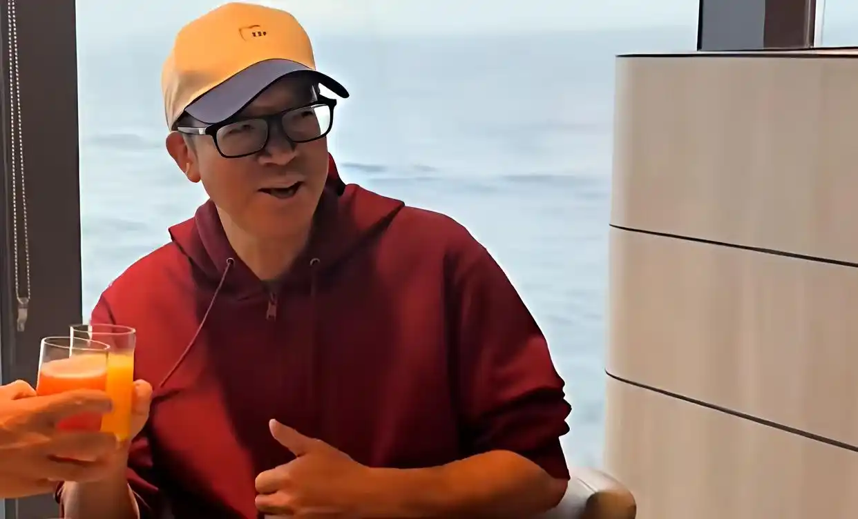 新东方创始人南极旅游争议_俞敏洪南极游邮轮20天人均花费30万_俞敏洪南极游内部信质疑