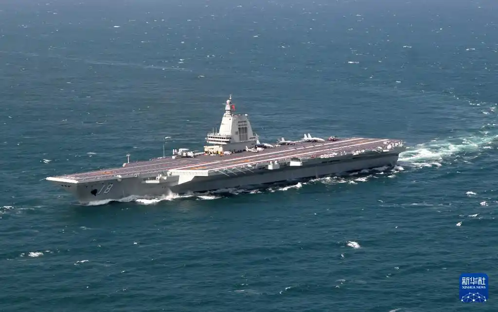 福建舰入列后首次海上实兵训练_福建舰航母编队多科目训练_海军福建舰首次海上实兵训练