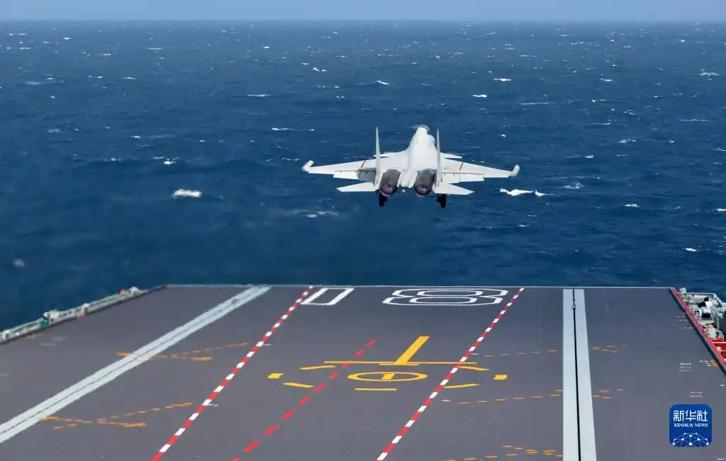 海军福建舰首次海上实兵训练_福建舰入列后首次海上实兵训练_福建舰航母编队多科目训练