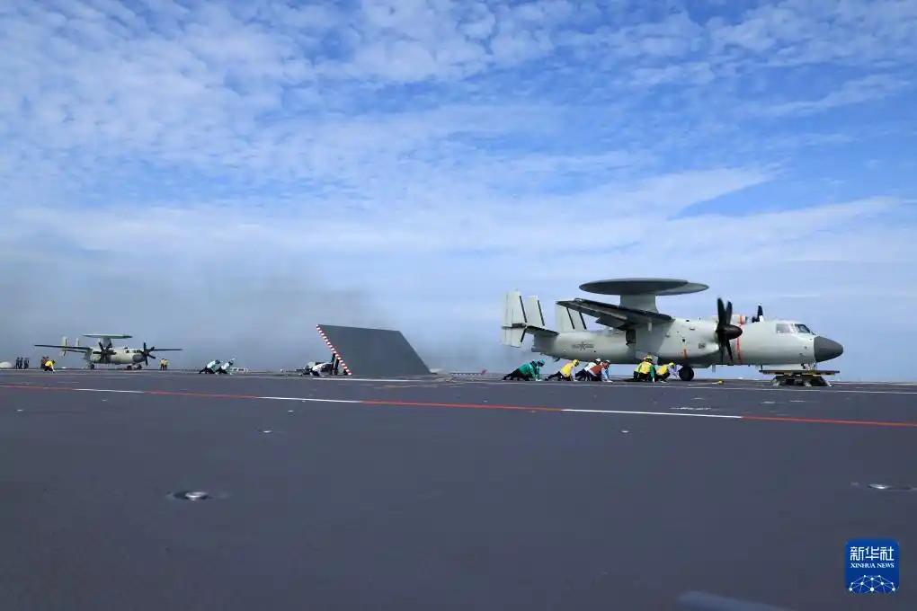 海军福建舰首次海上实兵训练_福建舰航母编队多科目训练_福建舰入列后首次海上实兵训练
