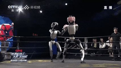 CMG世界机器人大赛机甲格斗擂台赛_总台具身智能机器人科普直播_机器人格斗赛