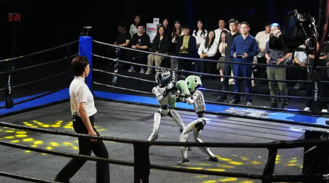 机器人格斗赛_CMG世界机器大赛机甲格斗擂台赛_人形机器人格斗比赛