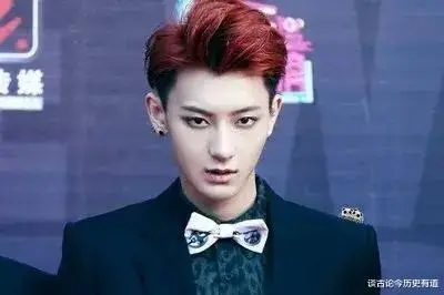 内娱颜值天花板鹿晗 清爽系颜值吴亦凡 高冷路线吴亦凡_吴亦凡照片壁纸