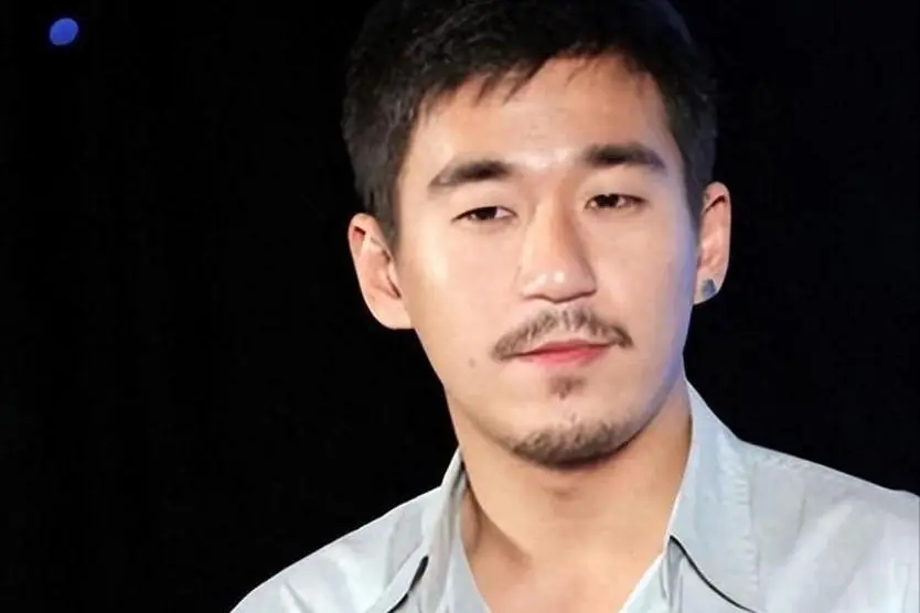 邓婕放弃生育背后的故事_张国立的前妻是谁_邓婕张国立婚姻条件