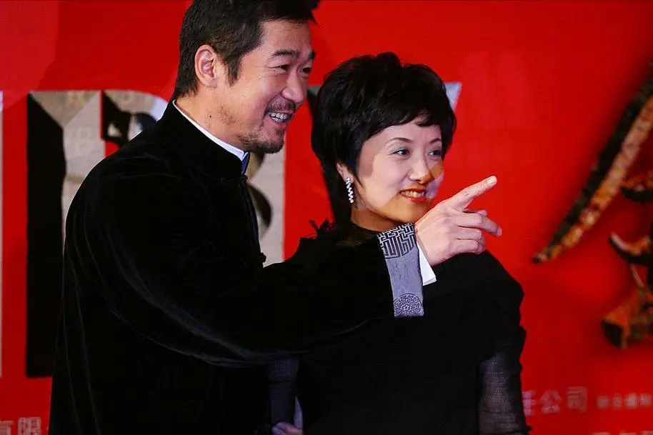 张国立的前妻是谁_邓婕放弃生育背后的故事_邓婕张国立婚姻条件