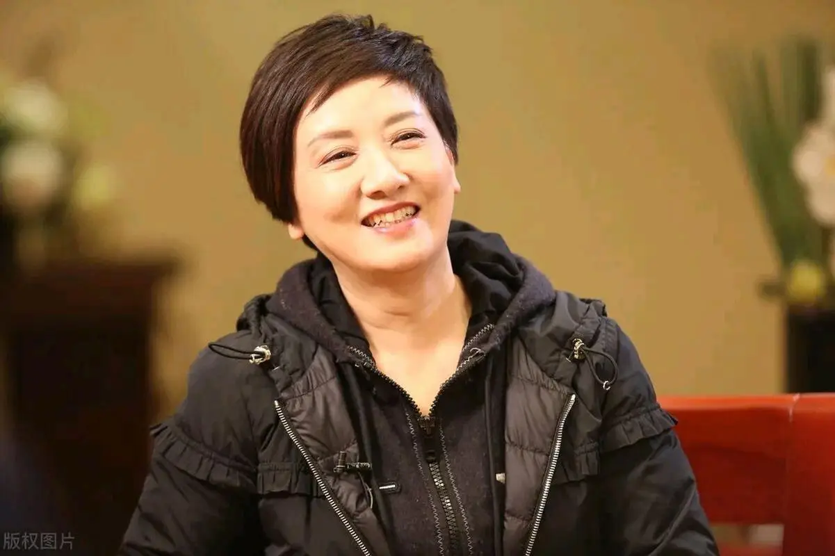 邓婕张国立婚姻条件_张国立的前妻是谁_邓婕放弃生育背后的故事