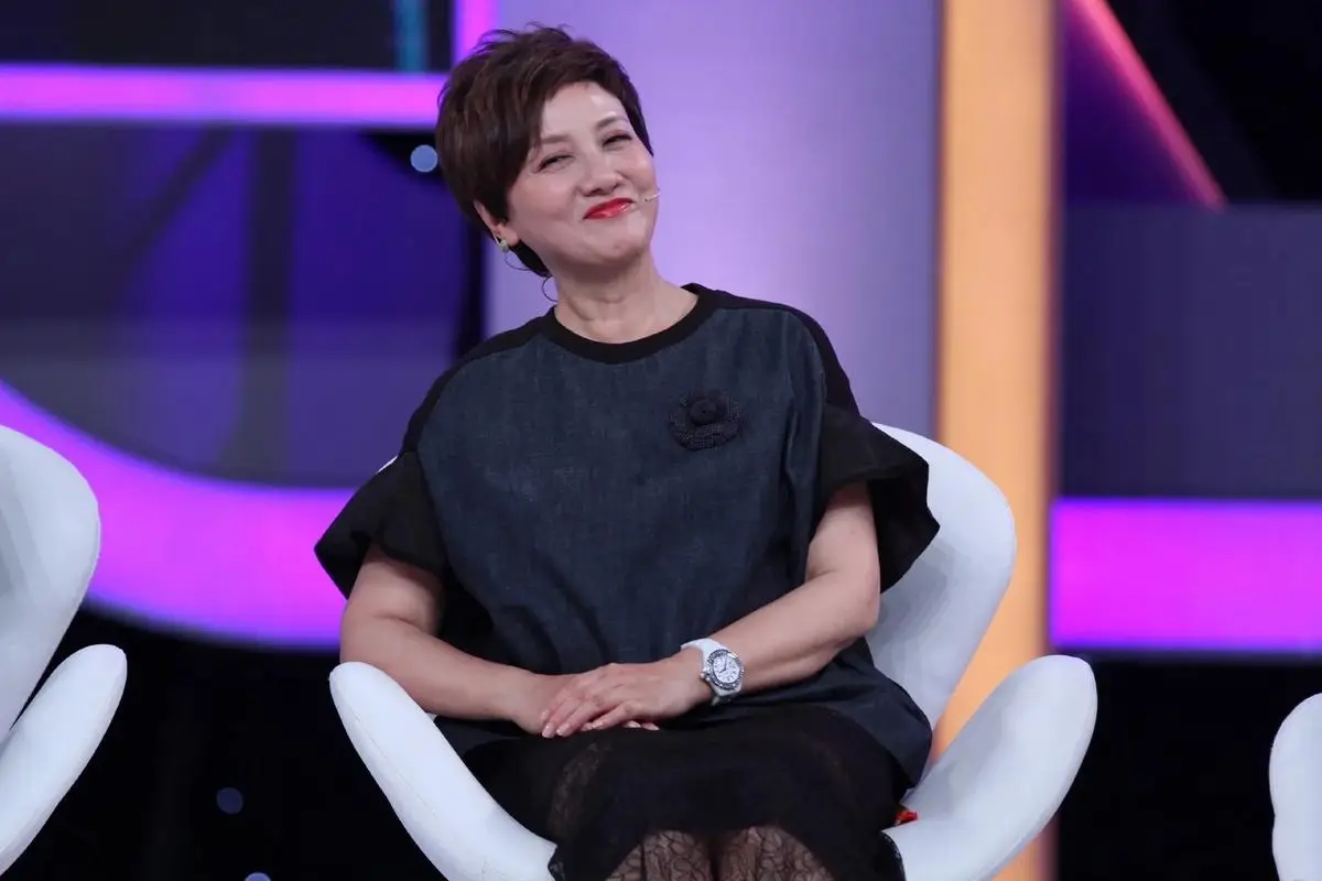 张国立的前妻是谁_邓婕放弃生育背后的故事_邓婕张国立婚姻条件