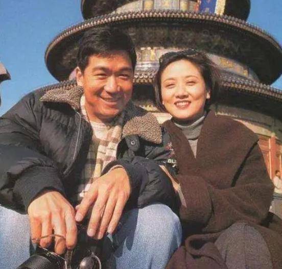 张国立邓婕离婚真相_罗秀春现状_张国立的前妻是谁