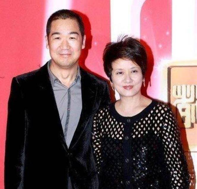 张国立邓婕离婚真相_张国立的前妻是谁_罗秀春现状