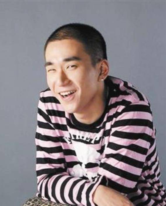 张国立邓婕离婚真相_罗秀春现状_张国立的前妻是谁