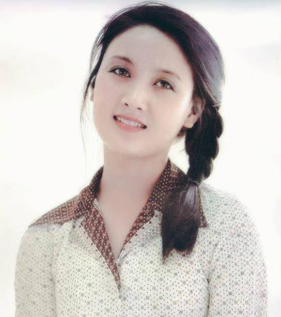 张国立的前妻是谁_罗秀春现状_张国立邓婕离婚真相