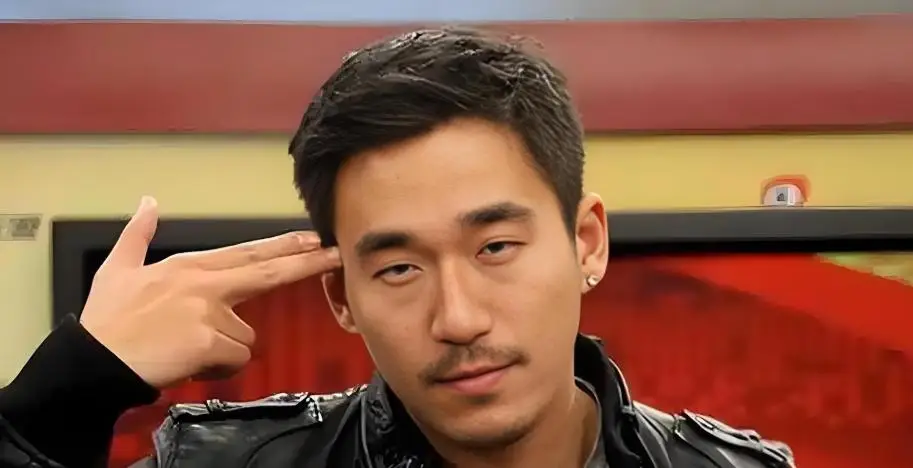 邓婕为爱牺牲生育权_邓婕张国立离婚协议_张国立的前妻是谁