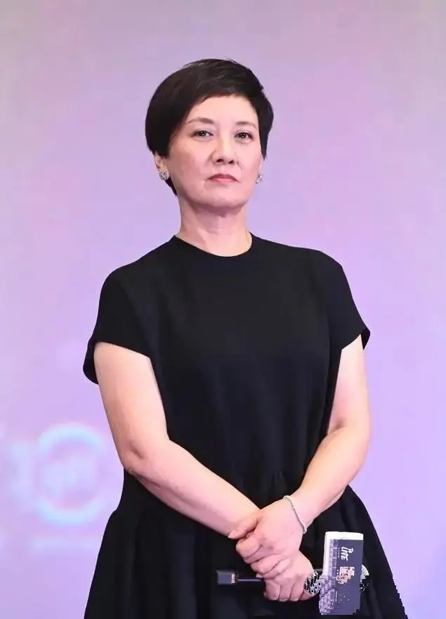 张国立的前妻是谁_邓婕张国立离婚协议_邓婕为爱牺牲生育权