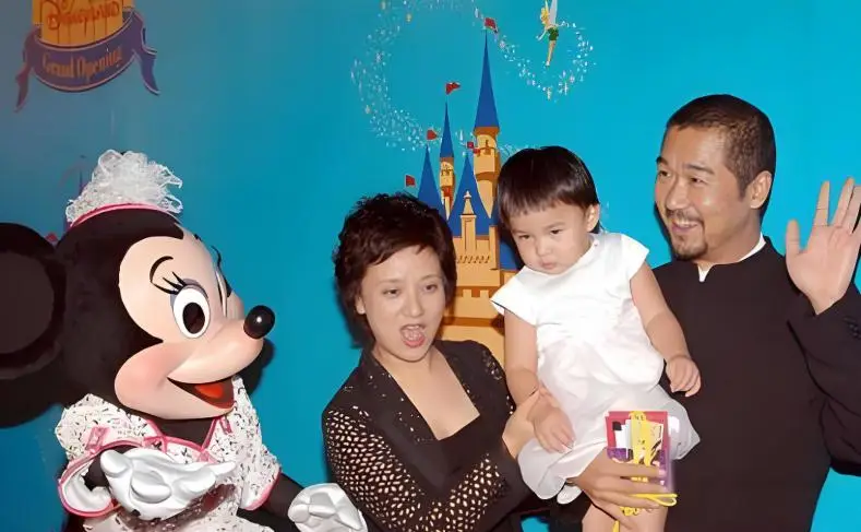 邓婕为爱牺牲生育权_邓婕张国立离婚协议_张国立的前妻是谁