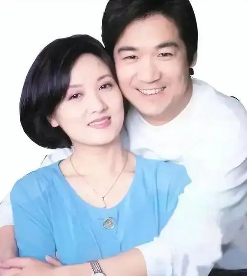 张国立的前妻是谁_邓婕为爱牺牲生育权_邓婕张国立离婚协议