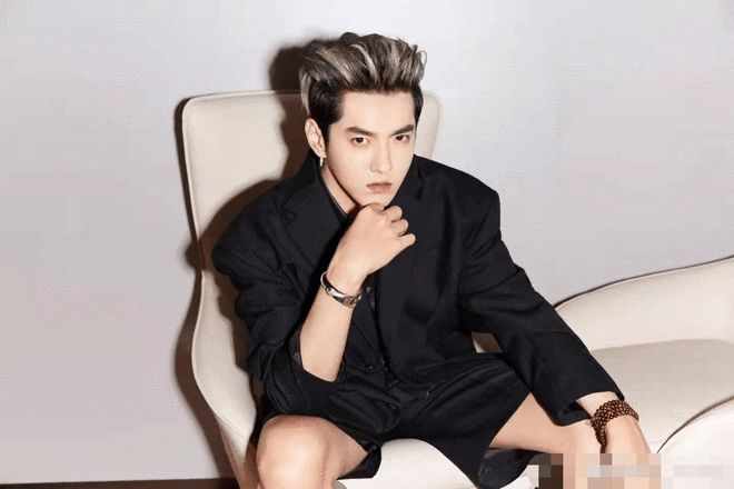 吴亦凡都美竹抑郁症网络暴力_吴亦凡女友数量曝光_吴亦凡的最新照片