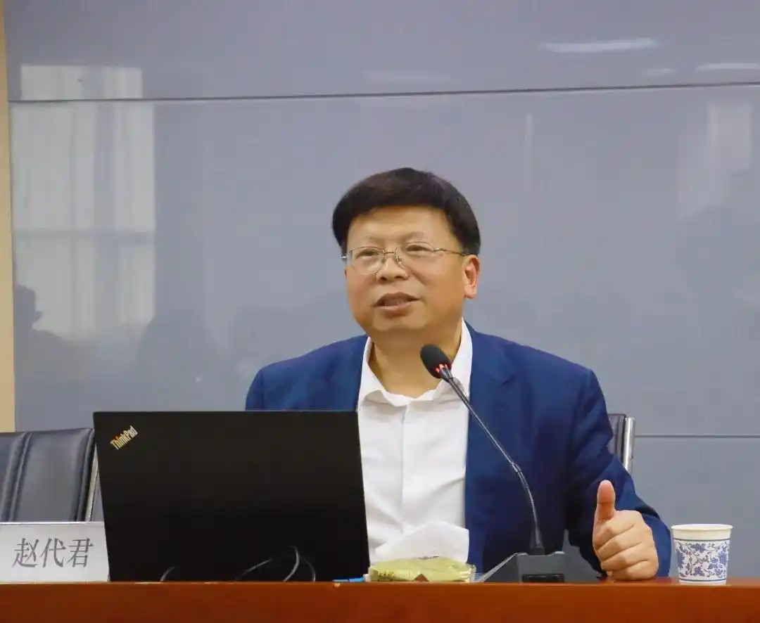 湖北资深媒体人赵代君来校分享投稿、摄影、短视频的秘诀在哪里？