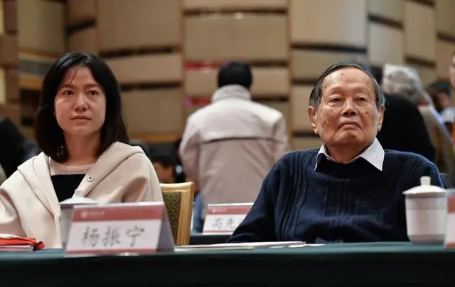 翁帆：杨先生离开的时候一定很欣慰_杨振宁翁帆婚姻故事_杨振宁翁帆20年感情