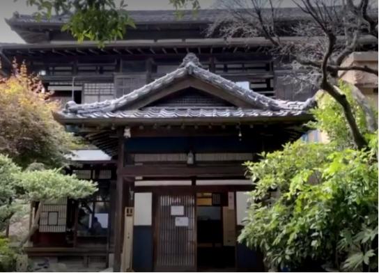 韩服_韩服宣传片拍摄日式建筑争议_韩国政府部门赞助韩服宣传片争议