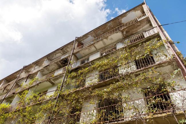 深圳一凶宅30人争抢699.8万拍出 价格优势胜心理阴影