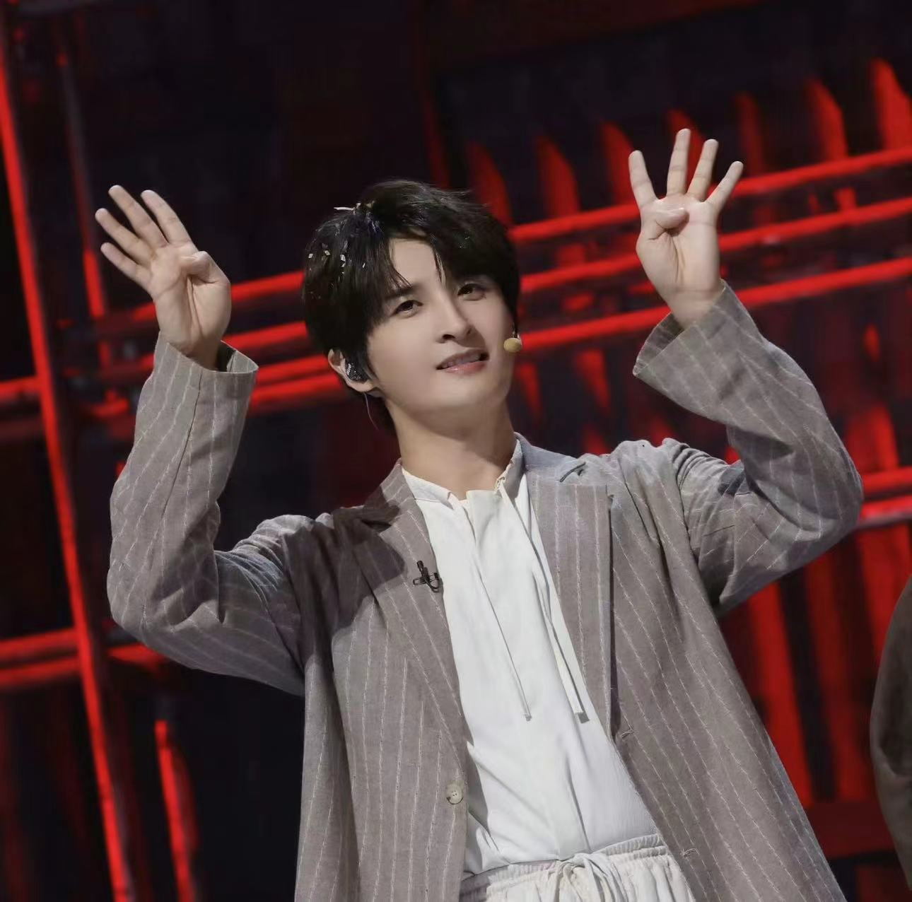 披荆斩棘4陈楚生张远王栎鑫俞灏明_披荆斩棘40713兄弟合体_俞灏明张杰王栎鑫