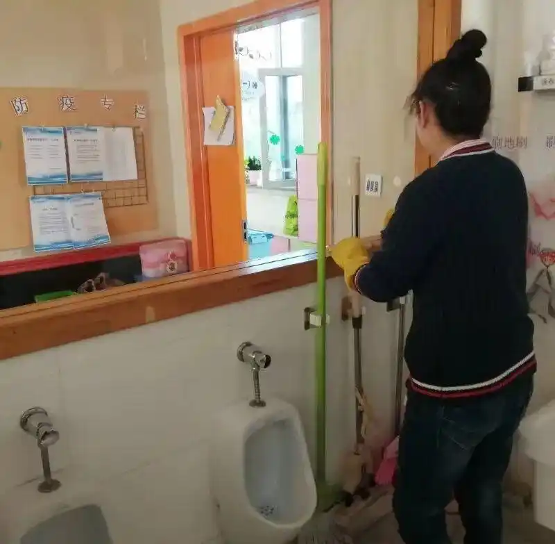 幼儿园卫生大扫除：创设健康舒适的成长环境