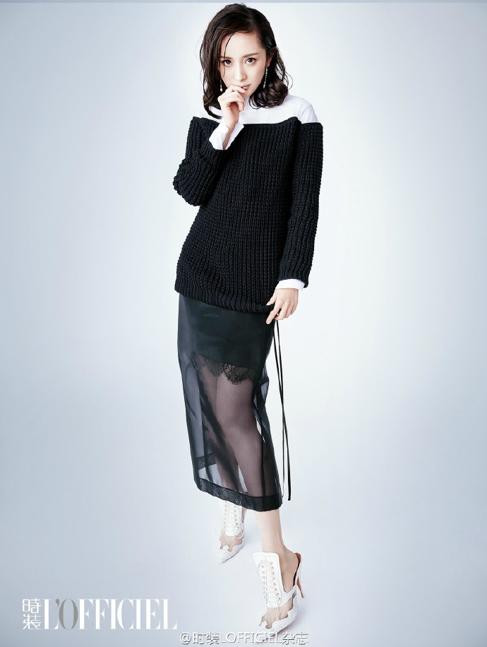 杨幂胸忽大忽小原因_杨幂胸部抖动_杨幂胸部变化