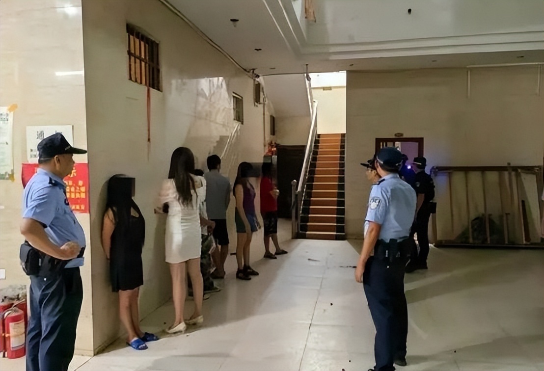 嫖宿已满17周岁什么罪_聚众卖淫嫖娼警方查处_海南嫖娼卖淫案