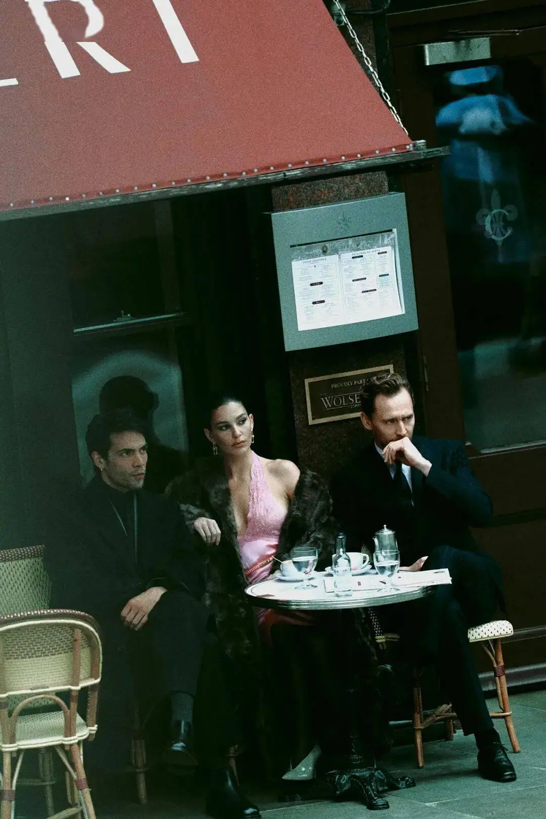 韩国女星大胯风_看韩国美女屁屁图片_欧美圈女明星大屁股