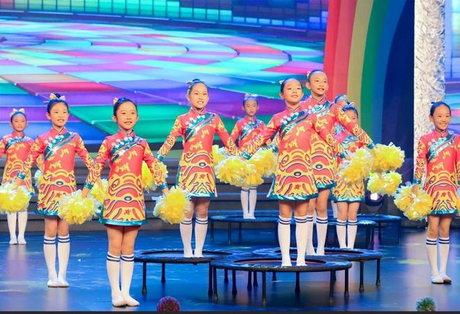 笑脸哥现场看春晚_春晚特殊观众席分配_春晚赞助商企业