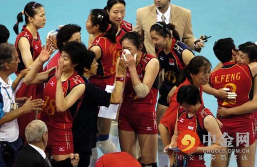 女排梁艳图片_中国女排重返奥运之巅_中国女排历史回顾