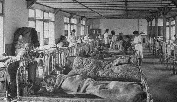 日本侵华战争灾难_战后日本经济崩溃_战地记者日本