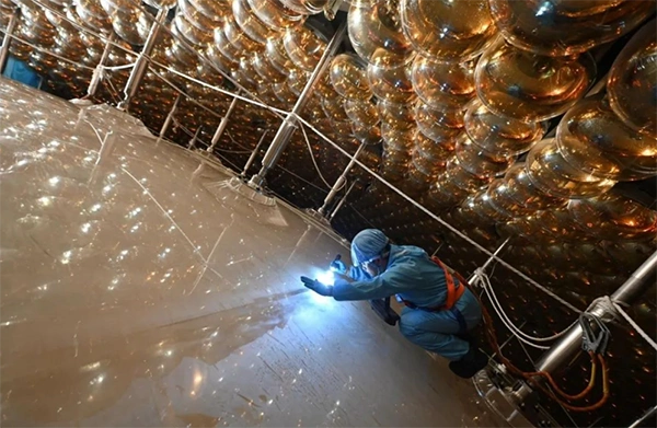 JUNO探测器_江门中微子实验_江门中微子实验首个重大成果发布