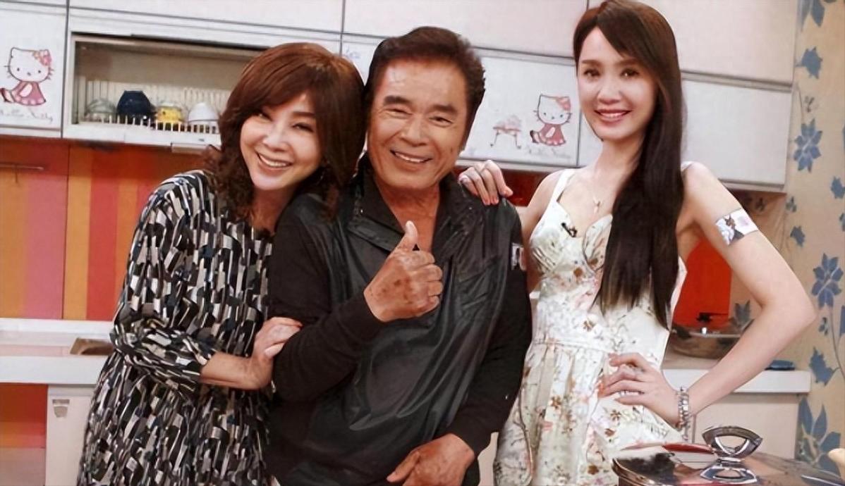 71岁影帝曾妻妾成群，被抛弃后仍有红颜知己相陪