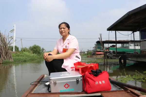 泗洪县行舟问诊村医 吕正红 江苏好人榜 乡村医生事迹_泗洪归仁美女
